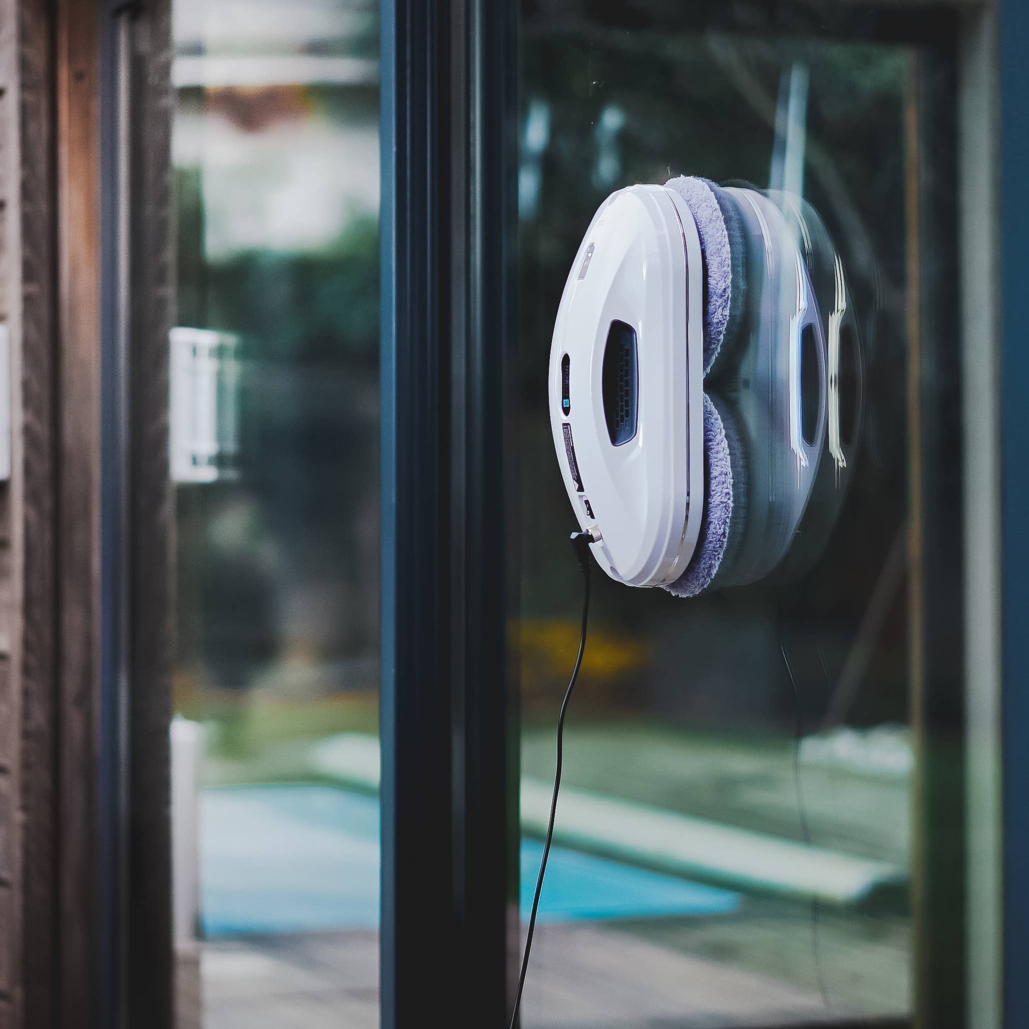 Eziclean - Vente Appareil technologique portable - Robot lave-vitres EZIclean® Hobot 3683