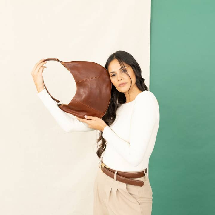 Deux Mains: Haiti Fair Trade - Wholesale Shoulder Bag - Women's - Saddle Shoulder Bag1