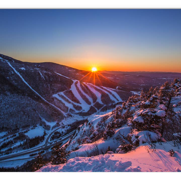 El último invierno puesta de sol sobre Cannon Mountain Glass Panel para venta al por mayor de American Brand Studio