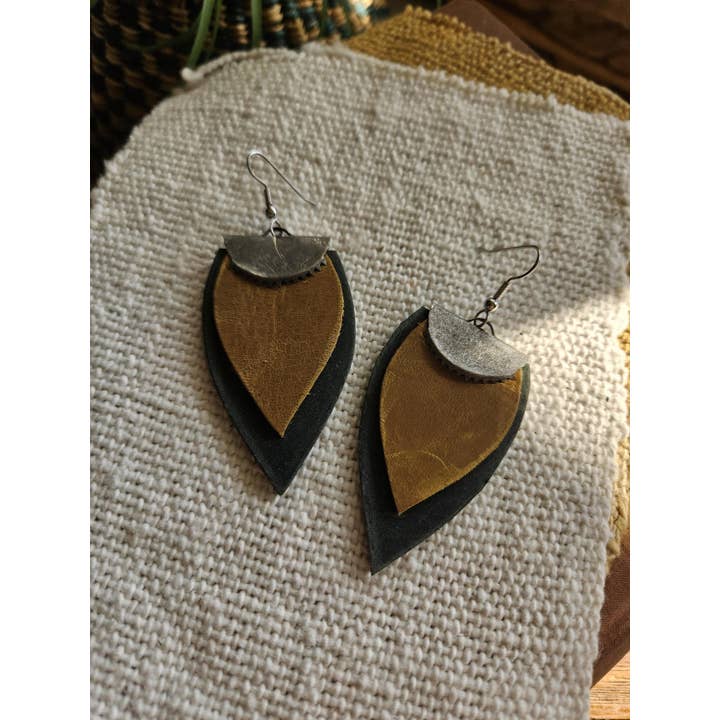 Native Leather Co - Vente Boucles d'oreilles pendantes - Boucles d'oreilles en cuir découpé à la main, couleur sarcelle et citron profond, en couches1