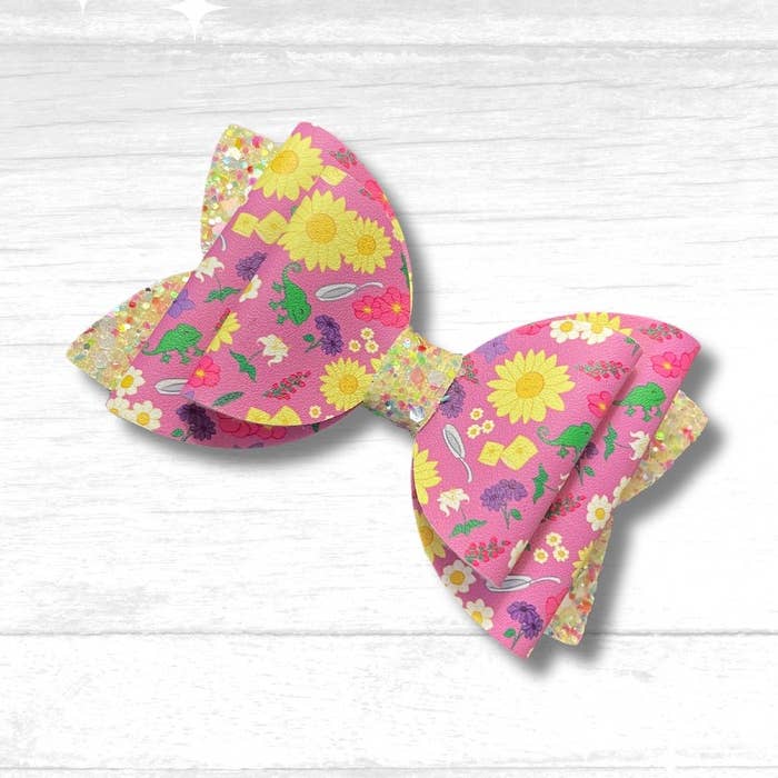 Nœud à Cheveux Fantaisie Princesse de la Tour, Nœud à Cheveux Fait Main, Kidcore pour la vente par Flying Saucers