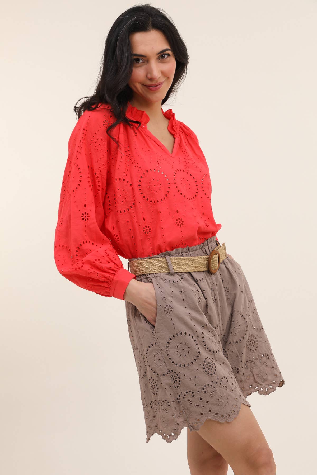 LÉA & LUC - Wholesale Shorts - Women's - Broderie anglaise shorts in 100% cotton REF. 250220