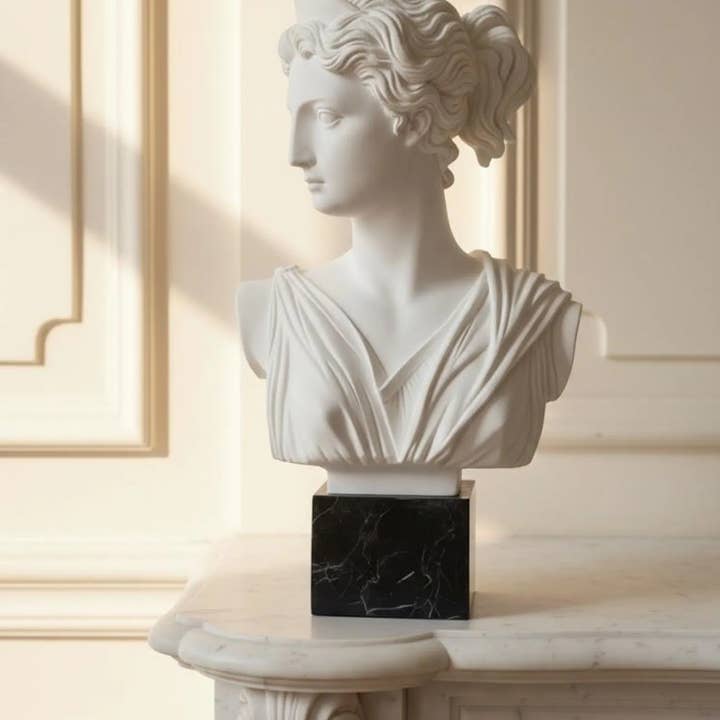 Beeldhouwwerk Buste van Artemis cm 25 (9,84 in) alabasterpoeder voor wholesale door ArteSacraCaravaggio