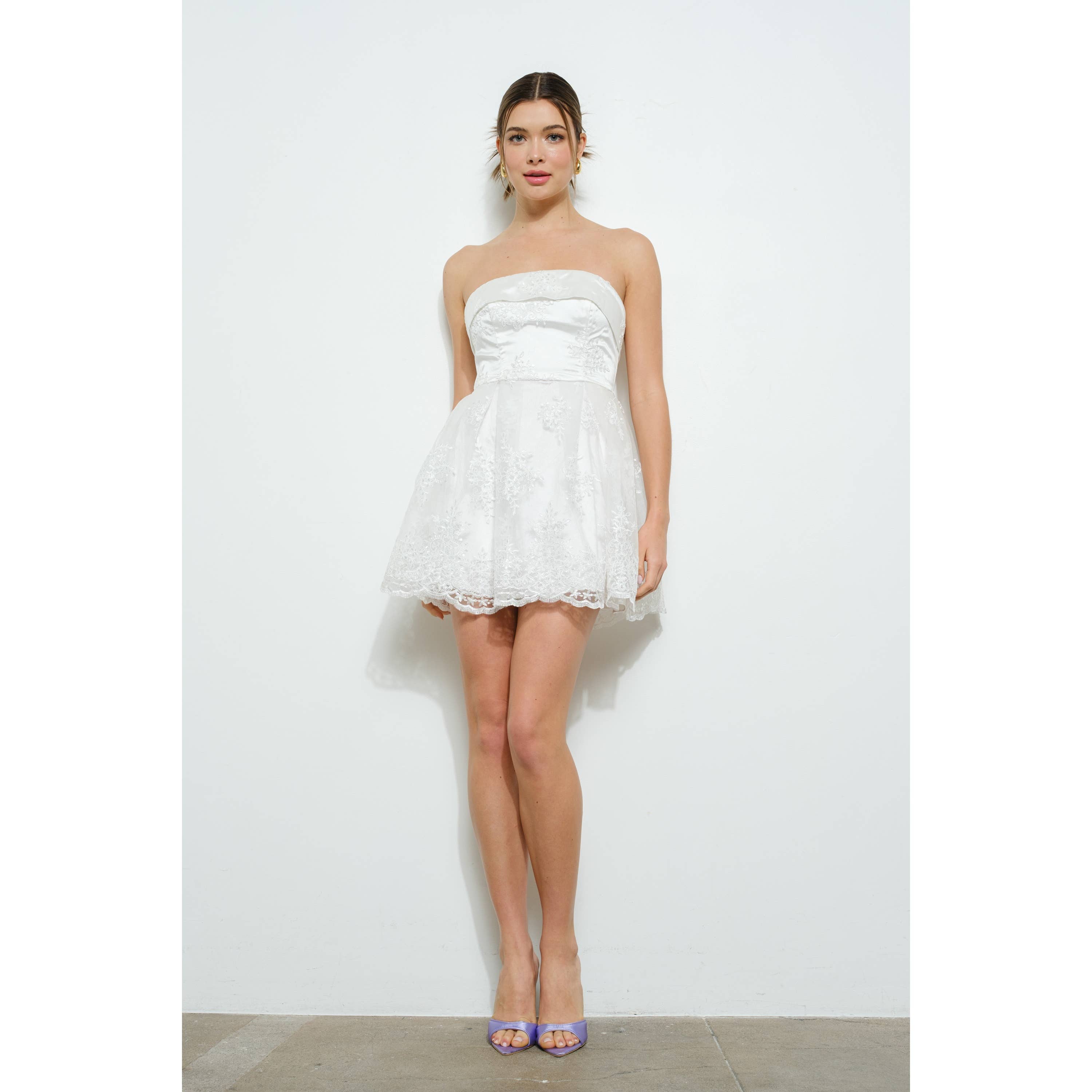 INA - Vente Robe – femme - Robe Mini en Dentelle Florale Brodée Sans Bretelles5