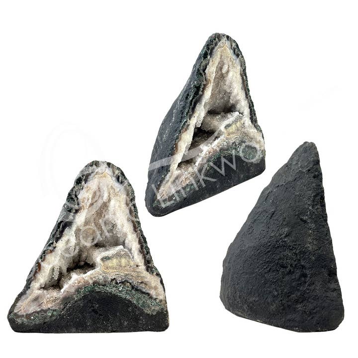 Oceanic Linkways Inc - Wholesale Spiritual Stone/Crystal - CATHEDRAL - AMETHYST UNIQUE 6-26" (KG)
