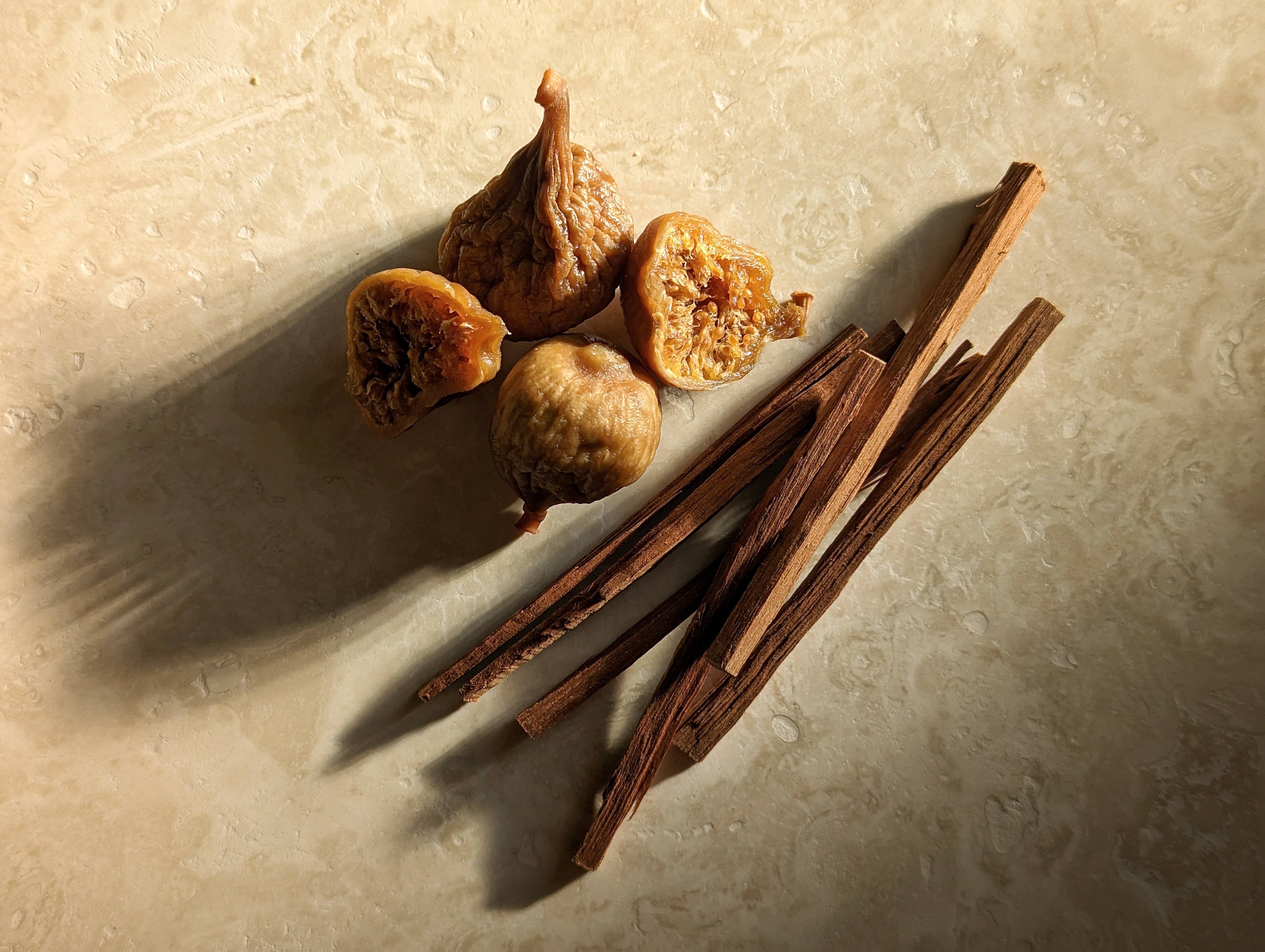 Moonstone Rituals - Wholesale Jar/Filled Candle - Santal & Fig1