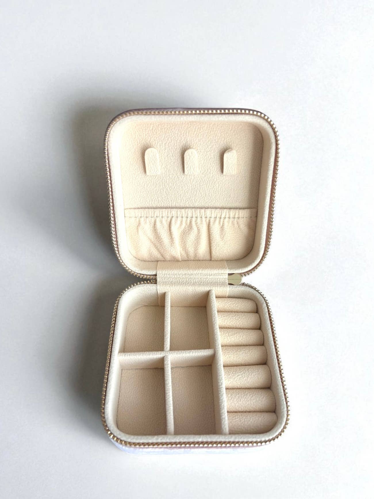 GeoMetricGem – Großhandel Schmuckschatulle/-Organizer – Liebe bestickte Samt-Schmuckreisekassette2