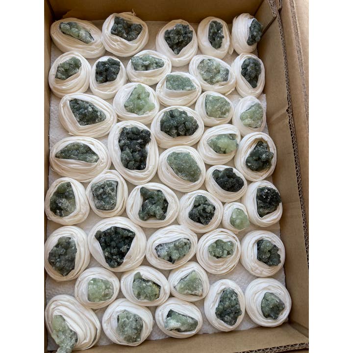 Casablanca Exports - Vente Pierre et cristal de spiritualité - Noeuds papillon en préhnite Maroc Boîte complète1