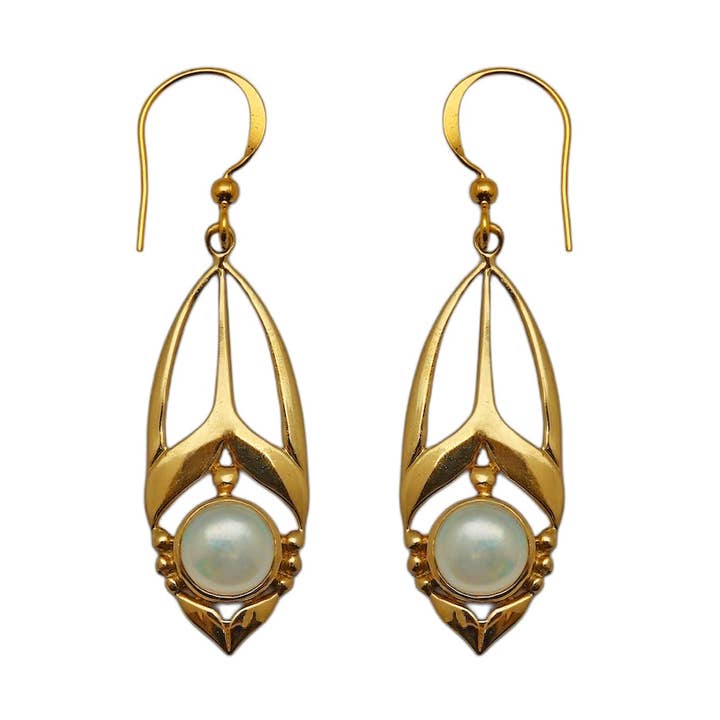 (BR116PL) Pearl Art Deco Drops for wholesale by Vera Wolf