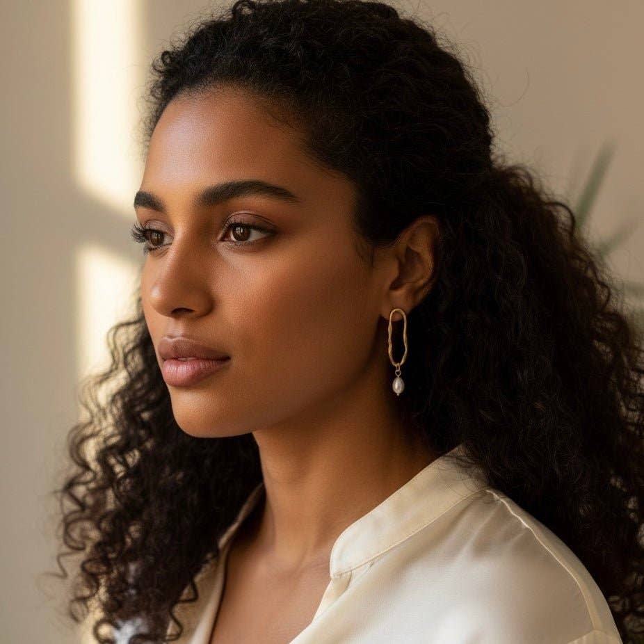 DUESTELLE ITALIA – wholesale Dangle earrings – ATHENA DROPS - Gold and Pearl Steel Earrings2