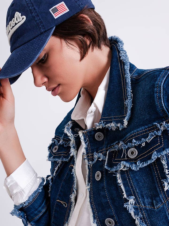 Giacca in denim con design sfrangiato e orlo non rifinito per la vendita all'ingrosso da parte di Q2—All Orders:Free Duties for the US,UK,and Canada
