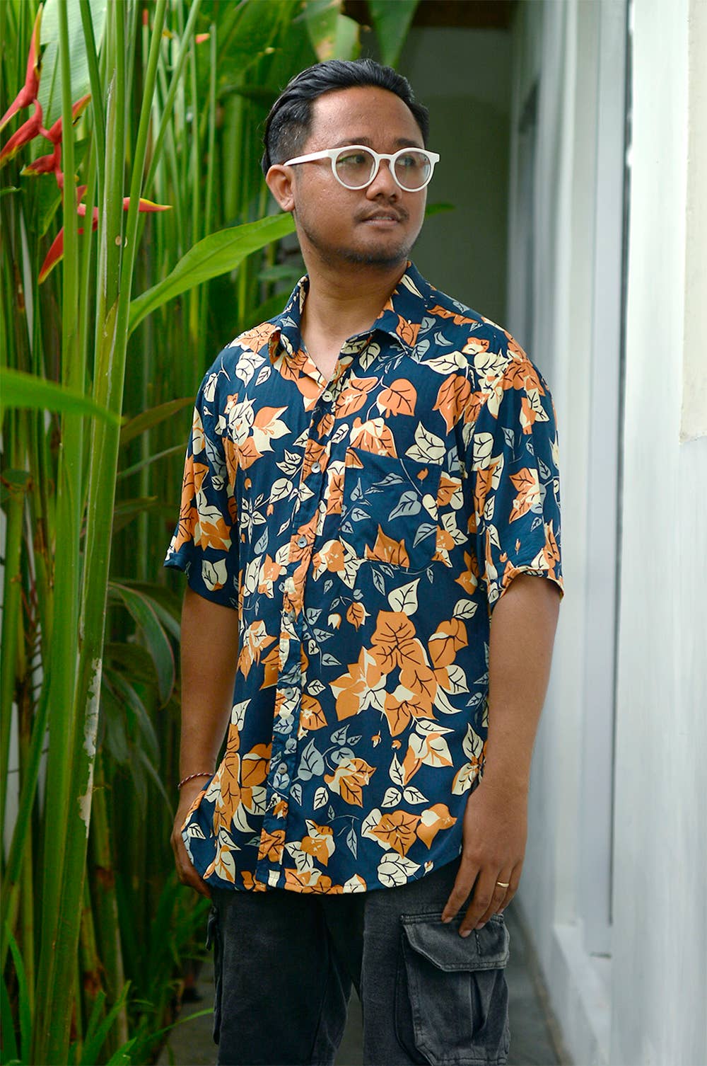 Balizen Direct from Bali – wholesale Buttoned-down shirt – Men's – SALE | Printed Shirt Rayon | Bougainvillea Navy Spice