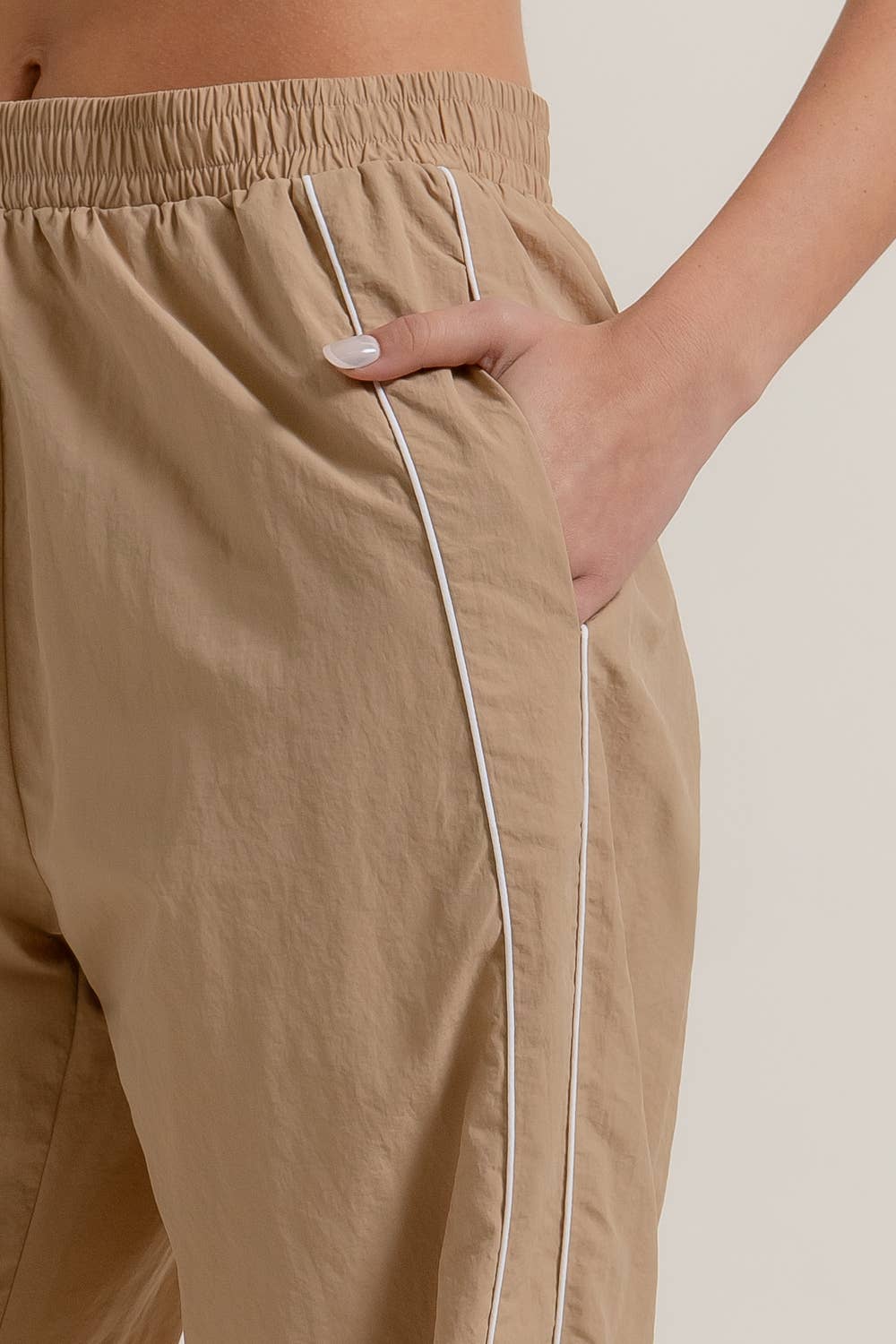 Active Basic | Active USA - Wholesale Sportbroek - Dames - Anorakstof Zijpijpen Trainingsbroek met Openingsstopper9