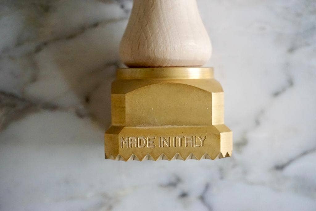 LA GONDOLA - Wholesale Kitchen Tool/Gadget - Ravioli Pasta Cutter Square 45x45 m Professional  Stamp2