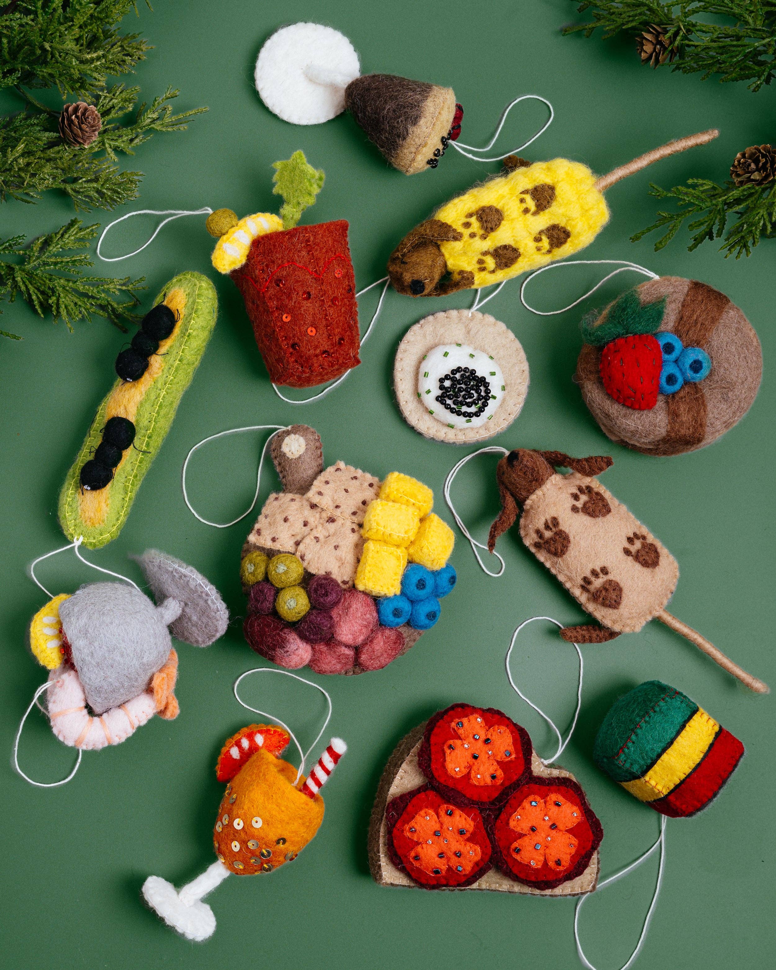 Global Goods Partners - Wholesale Ornament - Felt Charcuterie Board Ornament1