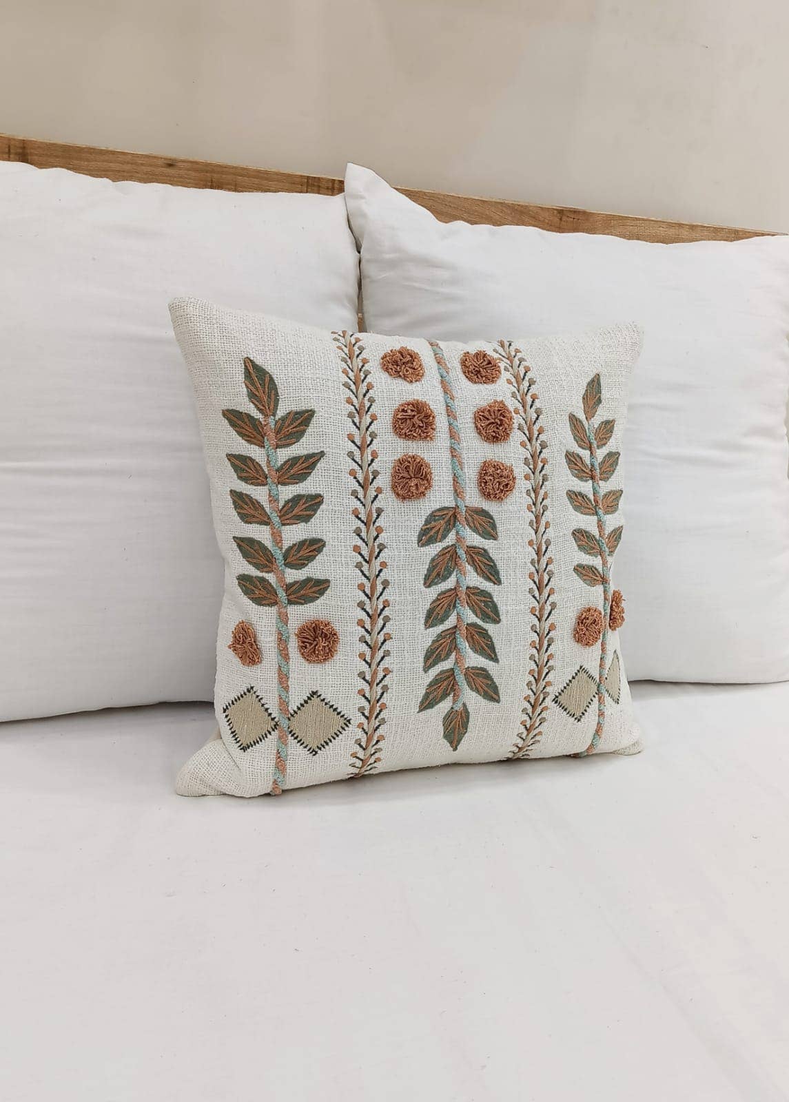 Eyda Homes – Capa de almofada decorativa por atacado – Capa de Almofada Folha Pom Pom | Almofadas para o melhor preço do atacado5