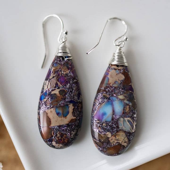 boucles d'oreilles Cora - violet pour la vente par Wild Abandon Jewelry