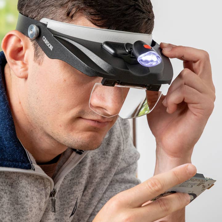 Visière Loupe Éclairée de Luxe à Porter sur la Tête, Comprend 4 Lentilles pour la vente par Carson