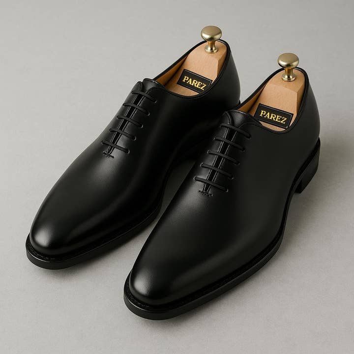 Sapatos Oxford de Couro Preto para Homem - Parez e outras tendências em Compre sapatos homem sem B2B. Devoluções gratuitas e condições de pagamento a 60 dias na Faire na Faire.