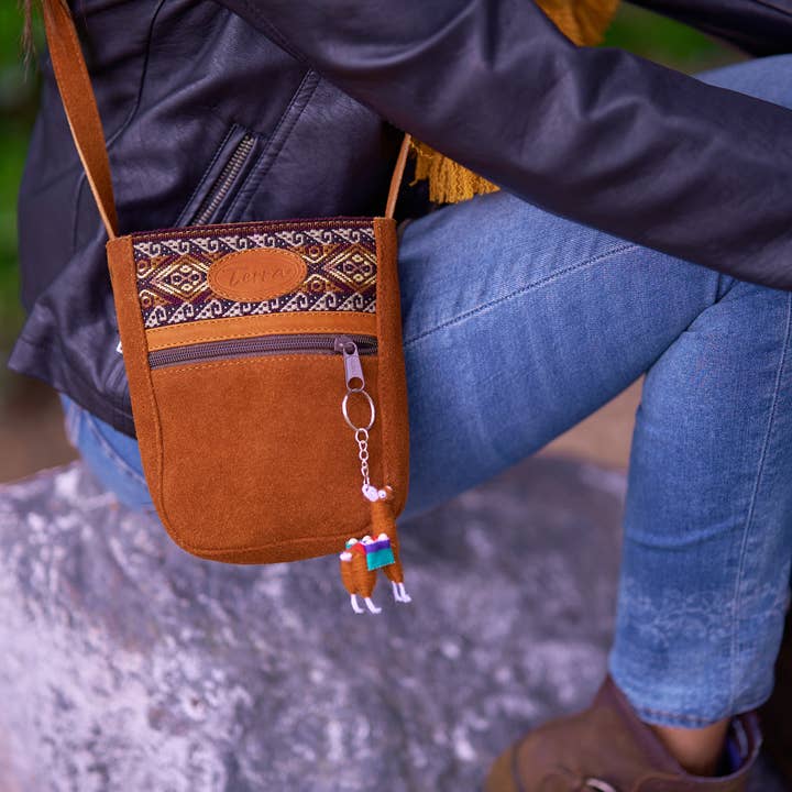 Mala tiracolo pequena de camurça - estojo de por atacado de Terra Natural Designs