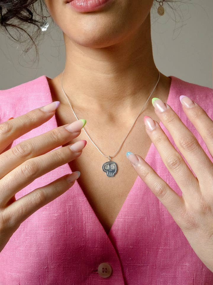 COLLAR CALAVERA DE LA SUERTE, PLATA DE LEY 925 para venta al por mayor de Skin Deep
