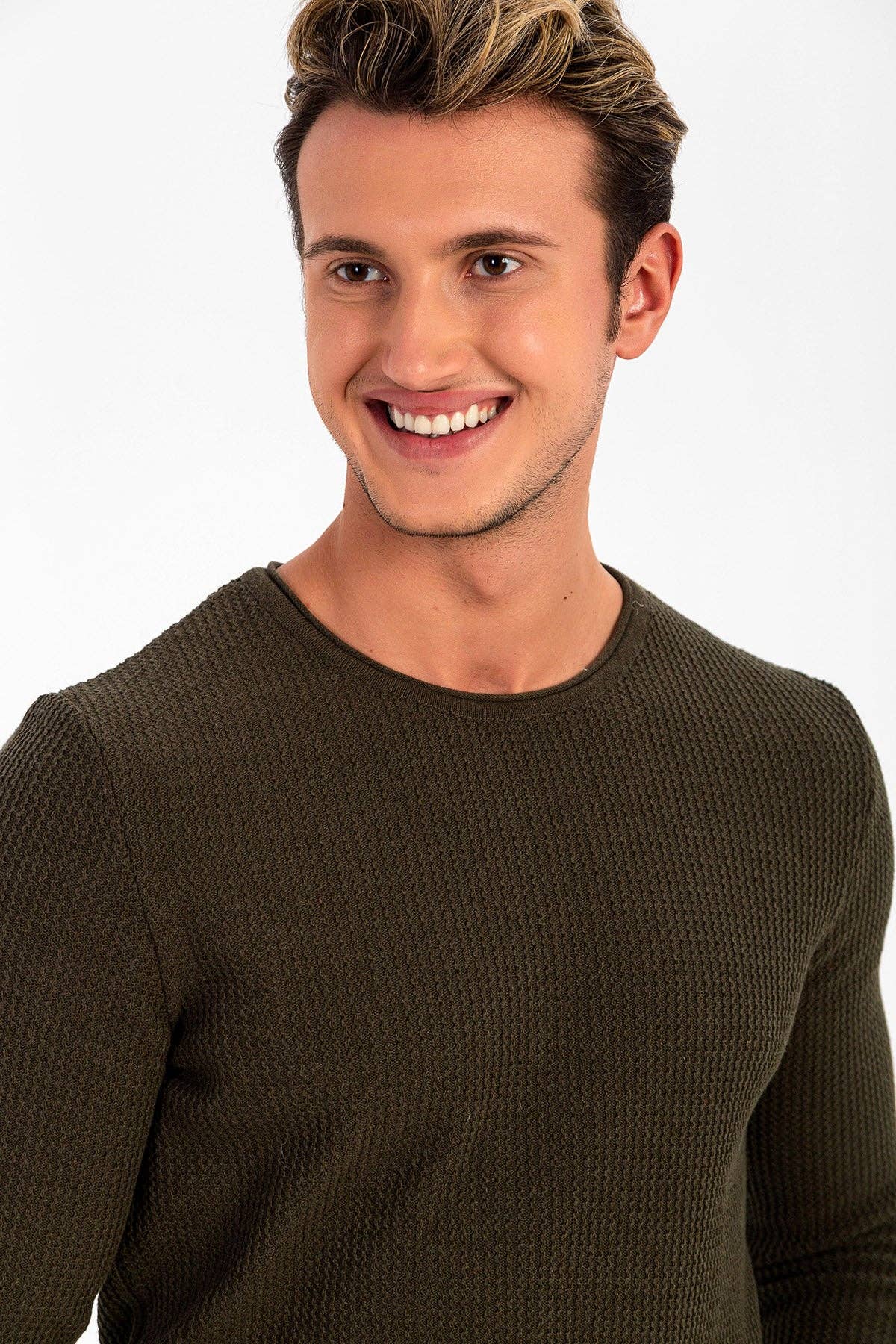 TUEBA TRENDNIT US Inc. – Großhandel Strickpullover – Herren – ZICKZACK-STRICKPULLOVER FÜR HERREN10