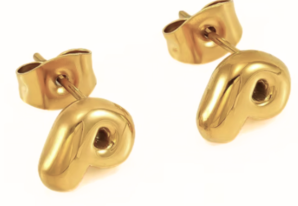 Gult guld HoopLa boblebogstav mini ørestikker i stål med 18K guld for engroshandel på Faire17
