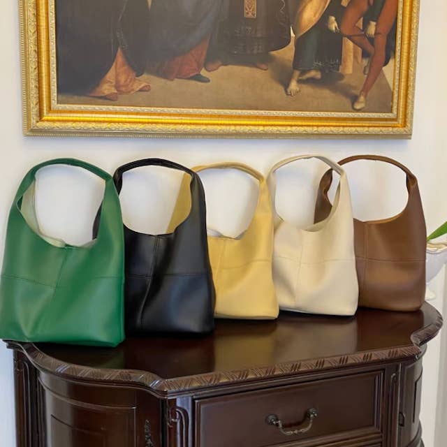 Pretty Persuasions - Wholesale Shoulder Bag - Women's - P22077 Hobo Bag w/Cosmetic Pouch