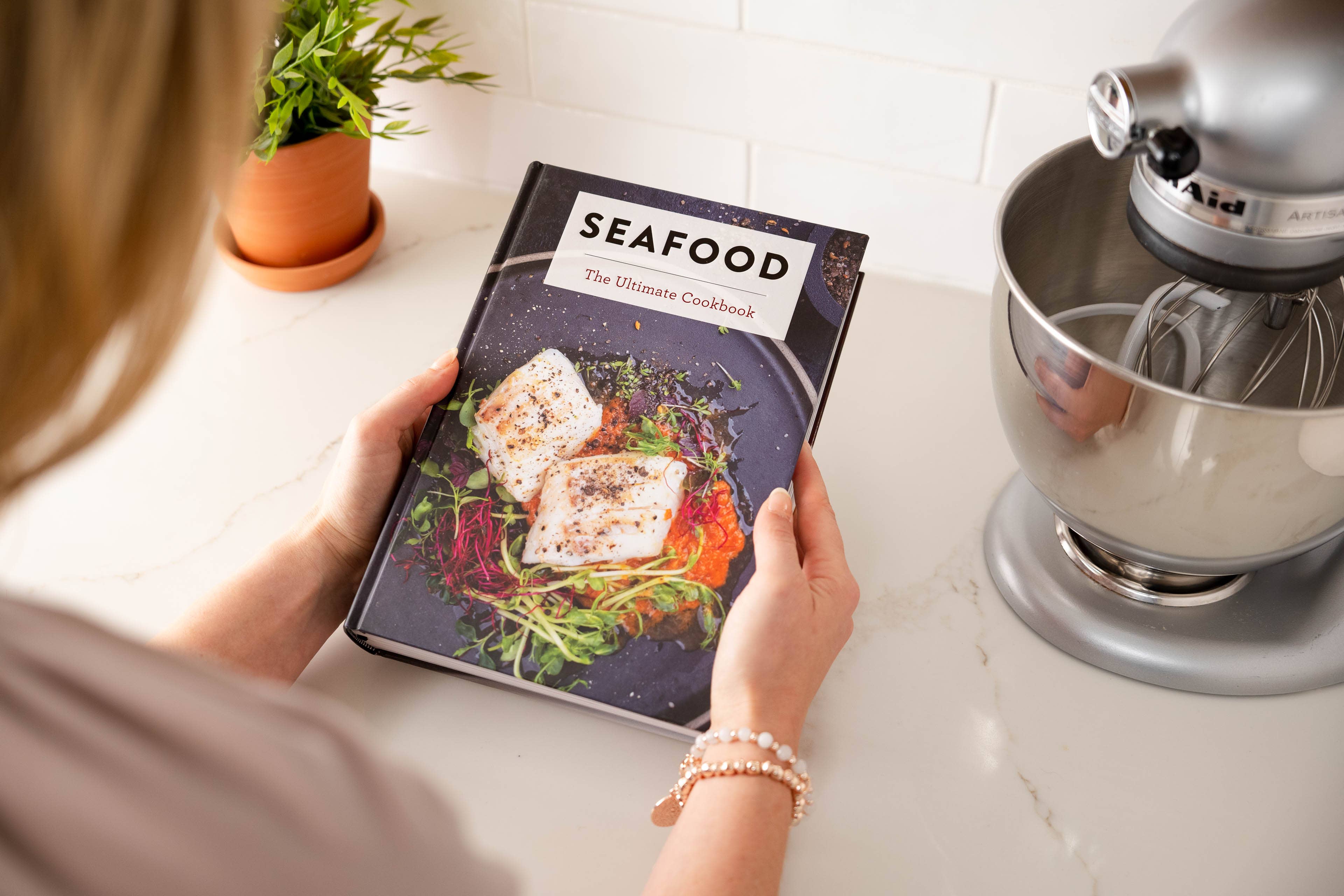 HarperCollins Focus - Wholesale Cookbooks & Food - Seafood: The Ultimate Cookbook6