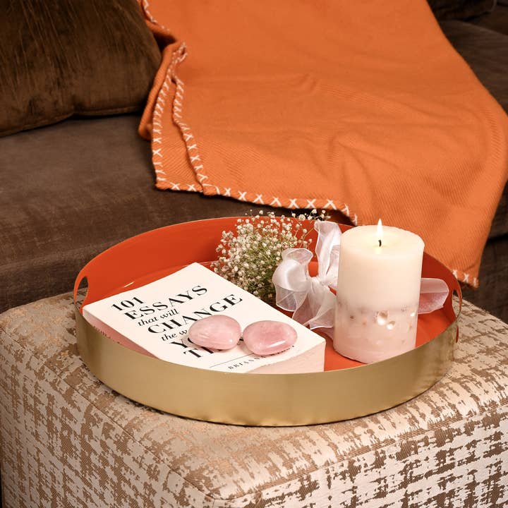 Oranje voetenbankje rond decoratief rond metalen dienblad voor wholesale door Serein Wellness