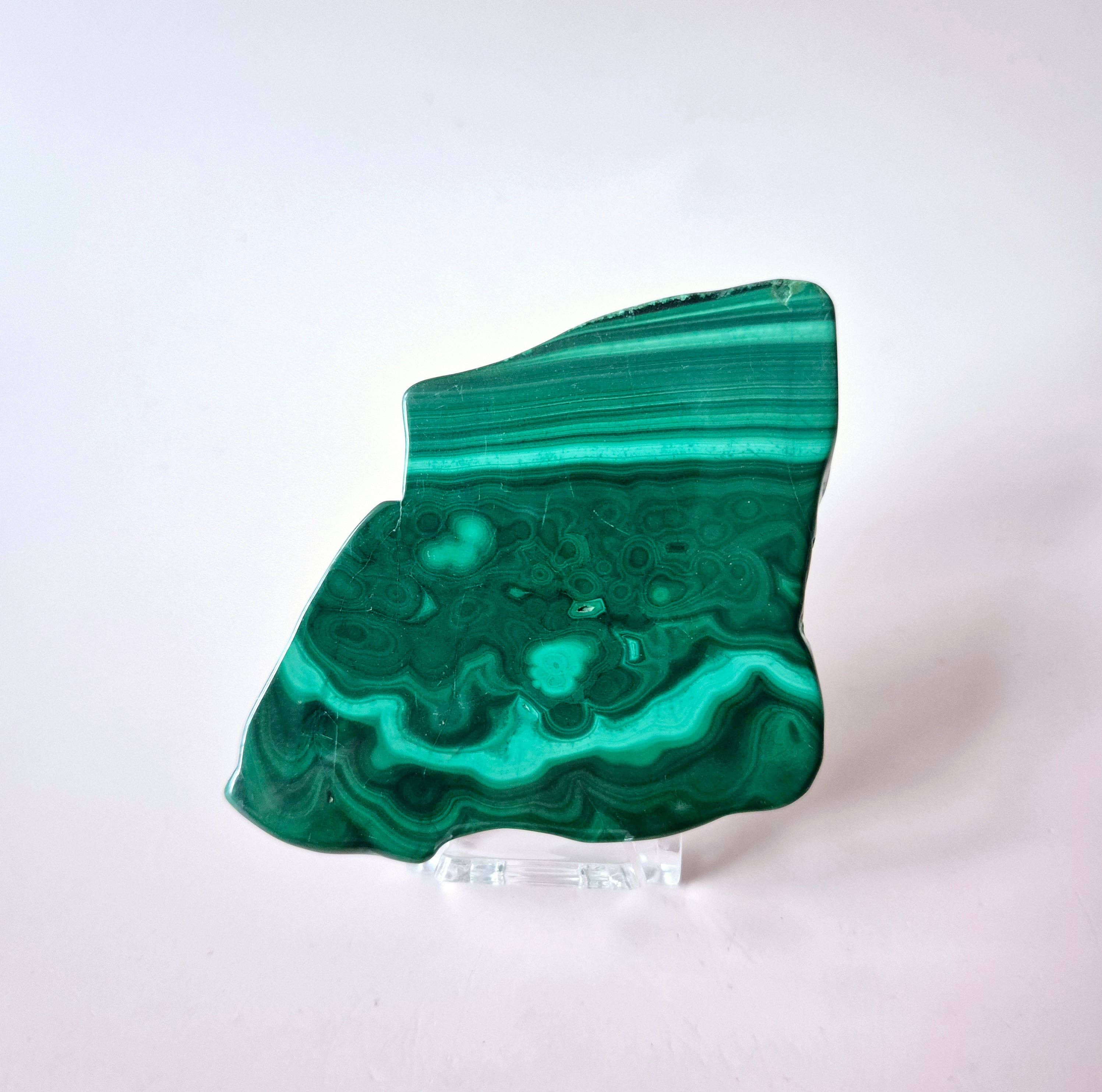 Moonlight Gemstones - Wholesale Spiritual Stone/Crystal - Gemstone Malachite Slice on Stand (50-80g)1