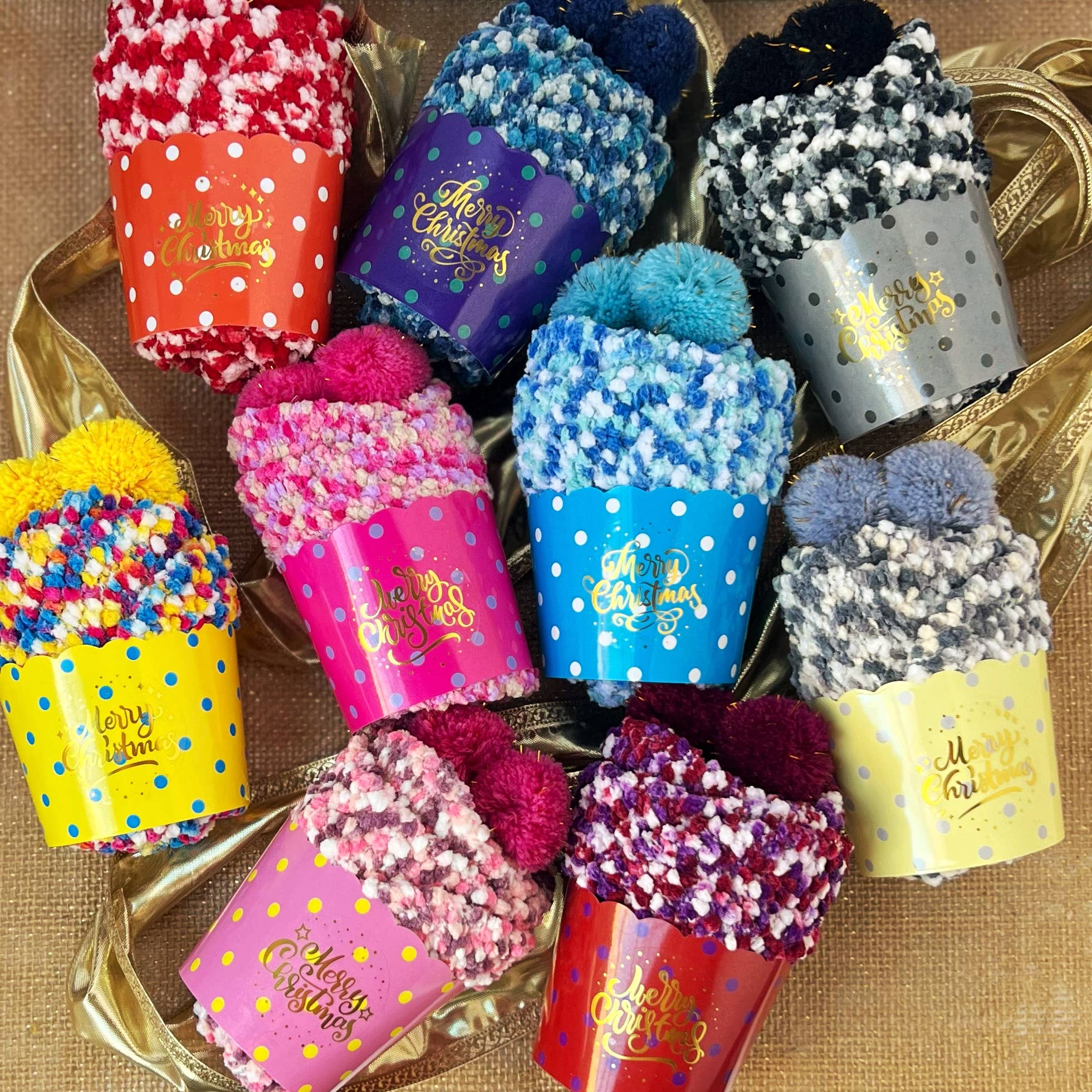 Daisy Dunes - Wholesale Socks - Women's - "Merry Christmas" Cozy Cupcake Socks | 9 Colors6