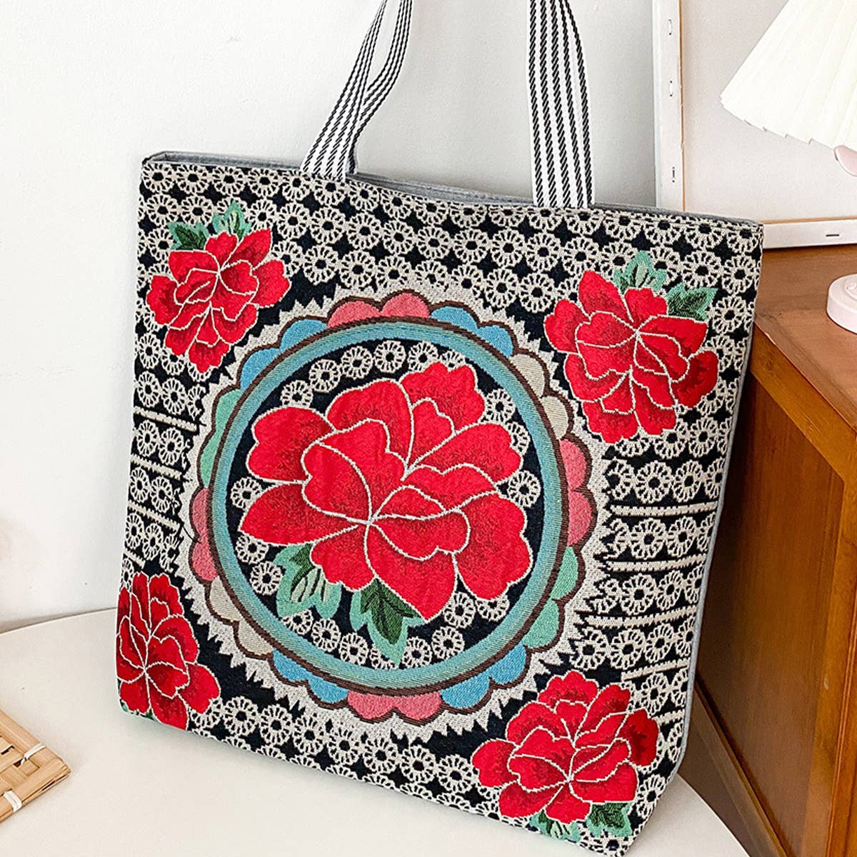 ACCITY - Wholesale Tote Bag - Women's - RETRO EMBROIDERED CANVAS SHOULDER BAG TOTE BAG_CWAB16728