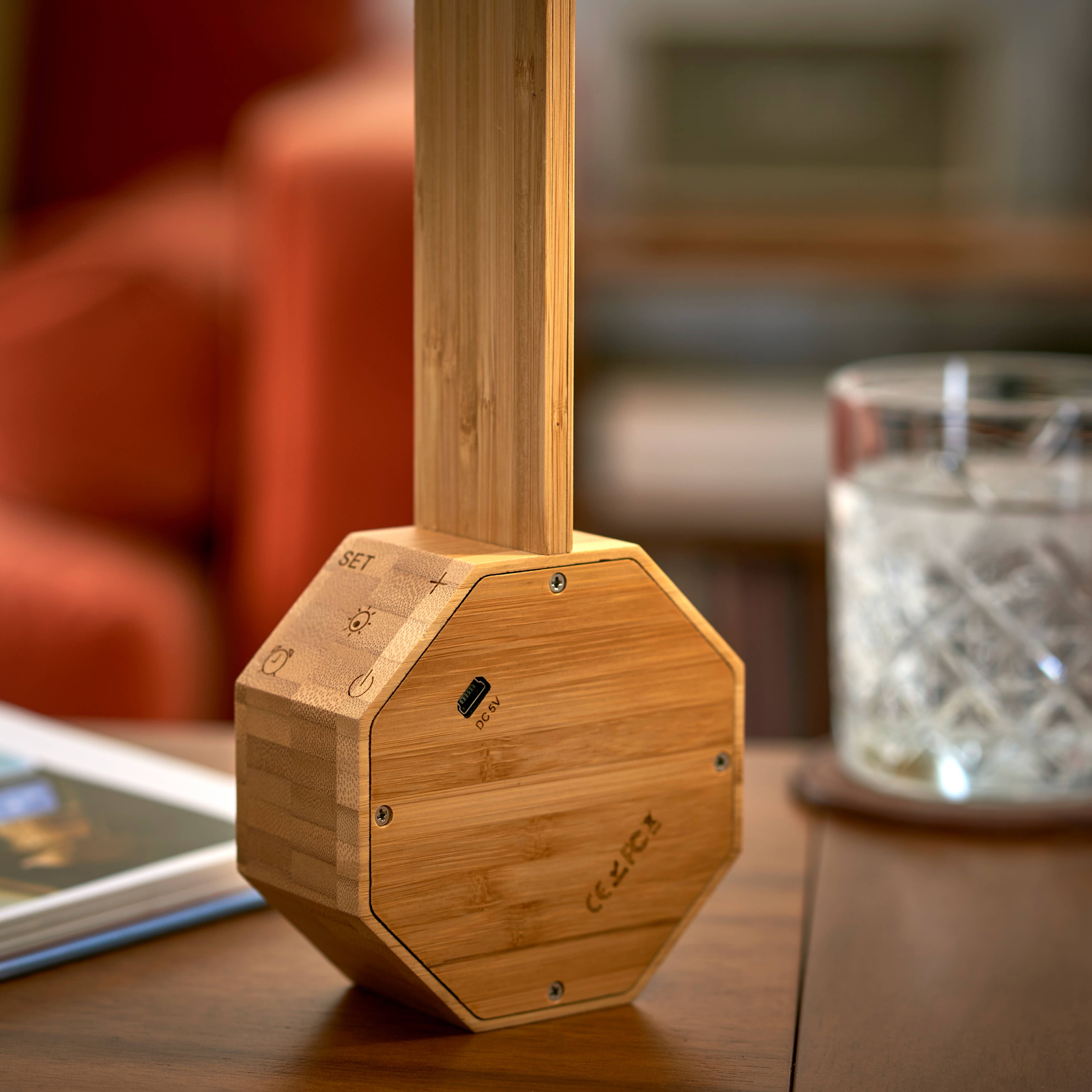 Gingko Design - Wholesale Accent/bureaulamp - Octagon One Plus draagbare wekker en bureaulamp8