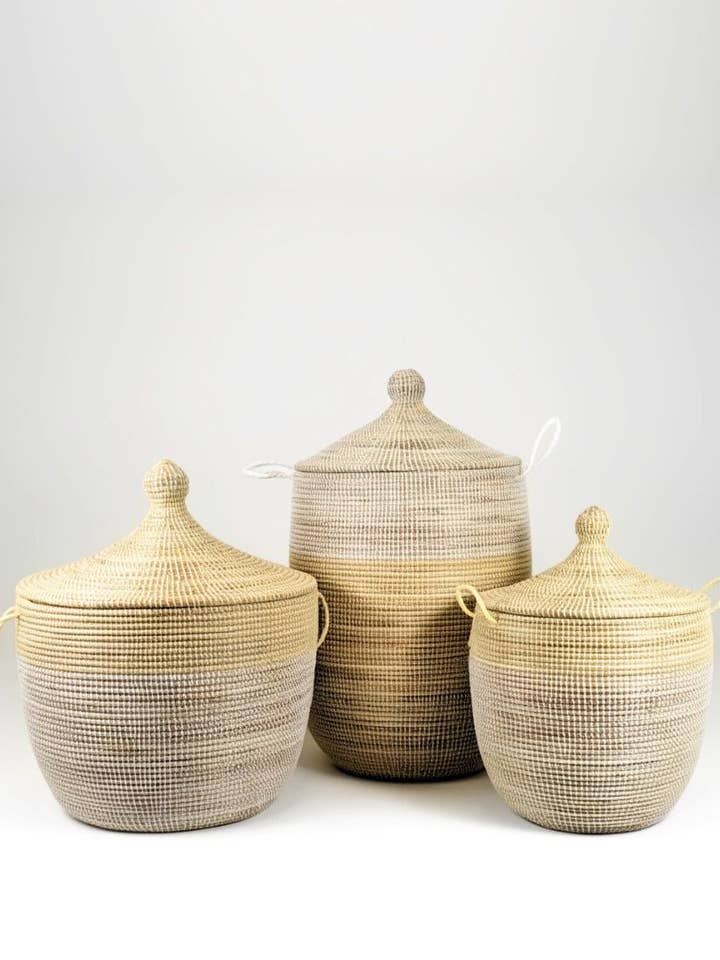 Senegalese tweekleurige vloerkorven - naturel | wit voor wholesale door Creative Women