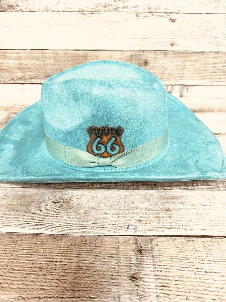 Spilla da cappello Route 66, rustica, in metallo, regalo, prodotta negli Stati Uniti per la vendita all'ingrosso da parte di Universal Ironworks USA