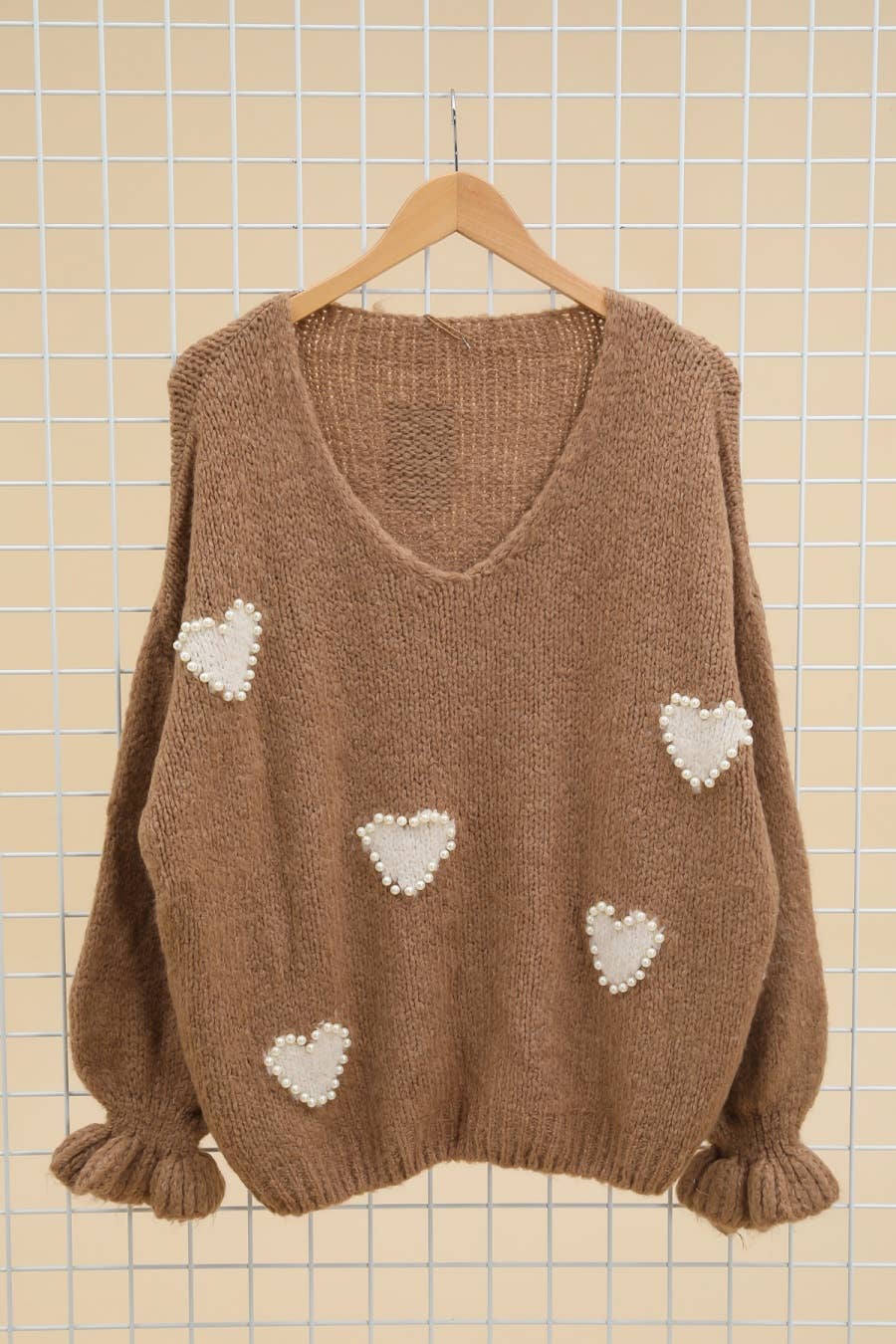 LÉA & LUC – wholesale Pullovertröja - Dam – Tröja med hjärtmönster och pärlor, V-ringad, dam25