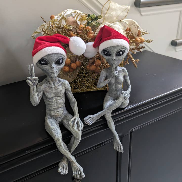 John Bernard & Company - Wholesale Decorative Figurine - Alien Christmas Decoration Alien Statues Ledge Loungers