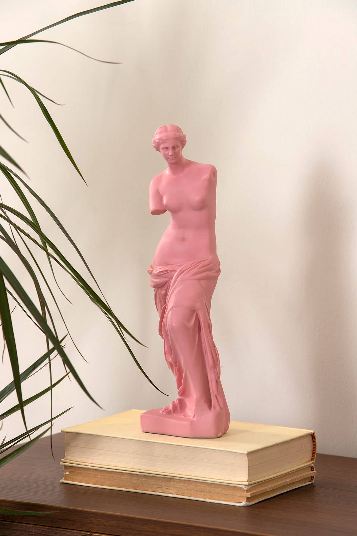 Gdeco - Wholesale Sculpture - Venus Rose Resin Sculpture 30Cm1