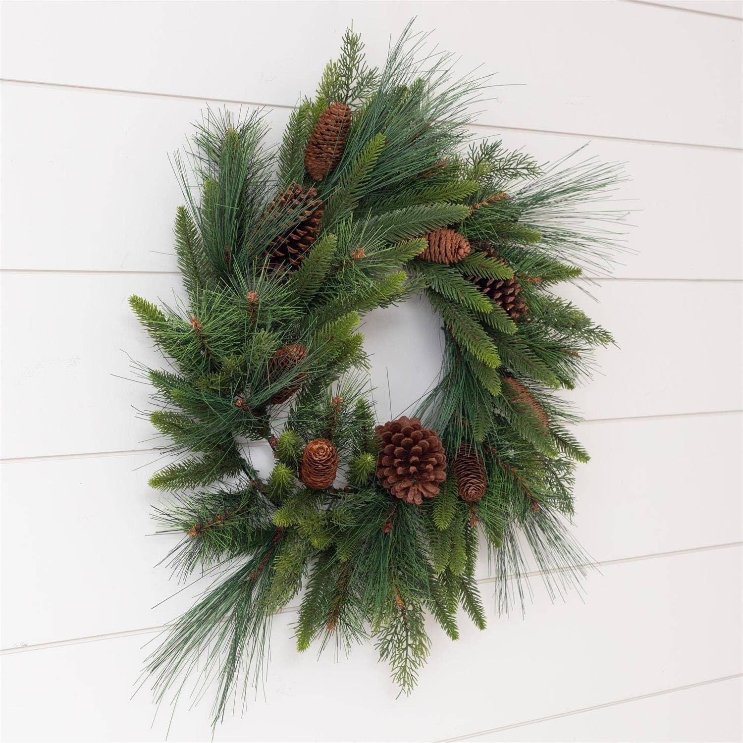 Audrey's Home & Gift - Venta al por mayor Corona - Corona - Mezcla de Verdor con Piñas, Grande (Paquete/02)1