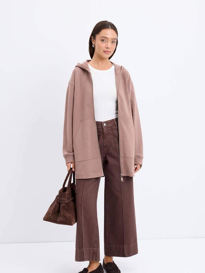 Cardigan à poche kangourou zippée brun poussiéreux pour la vente par Kadriye Baştürk