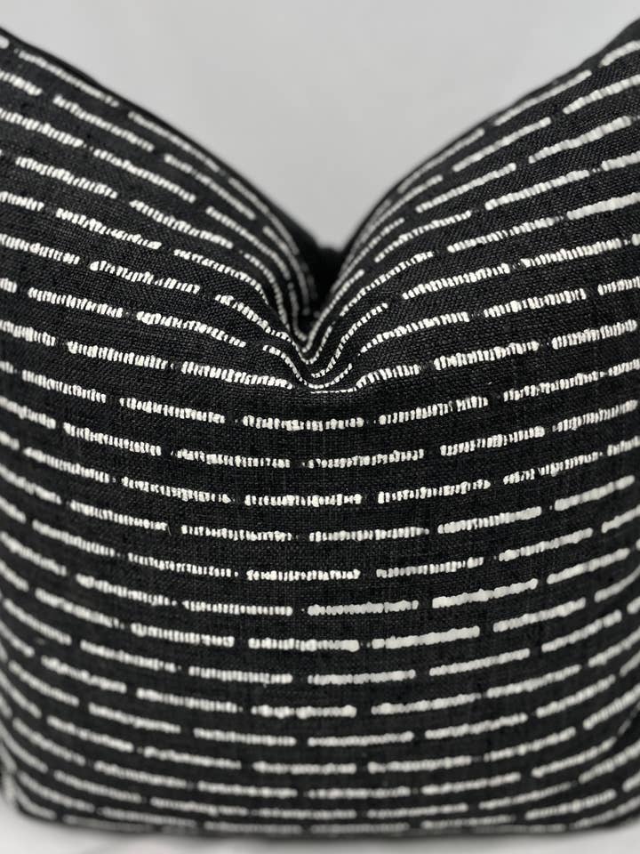 StyleUp Kollektion Sort og hvid vævet tekstur for engroshandel hos StyleUp