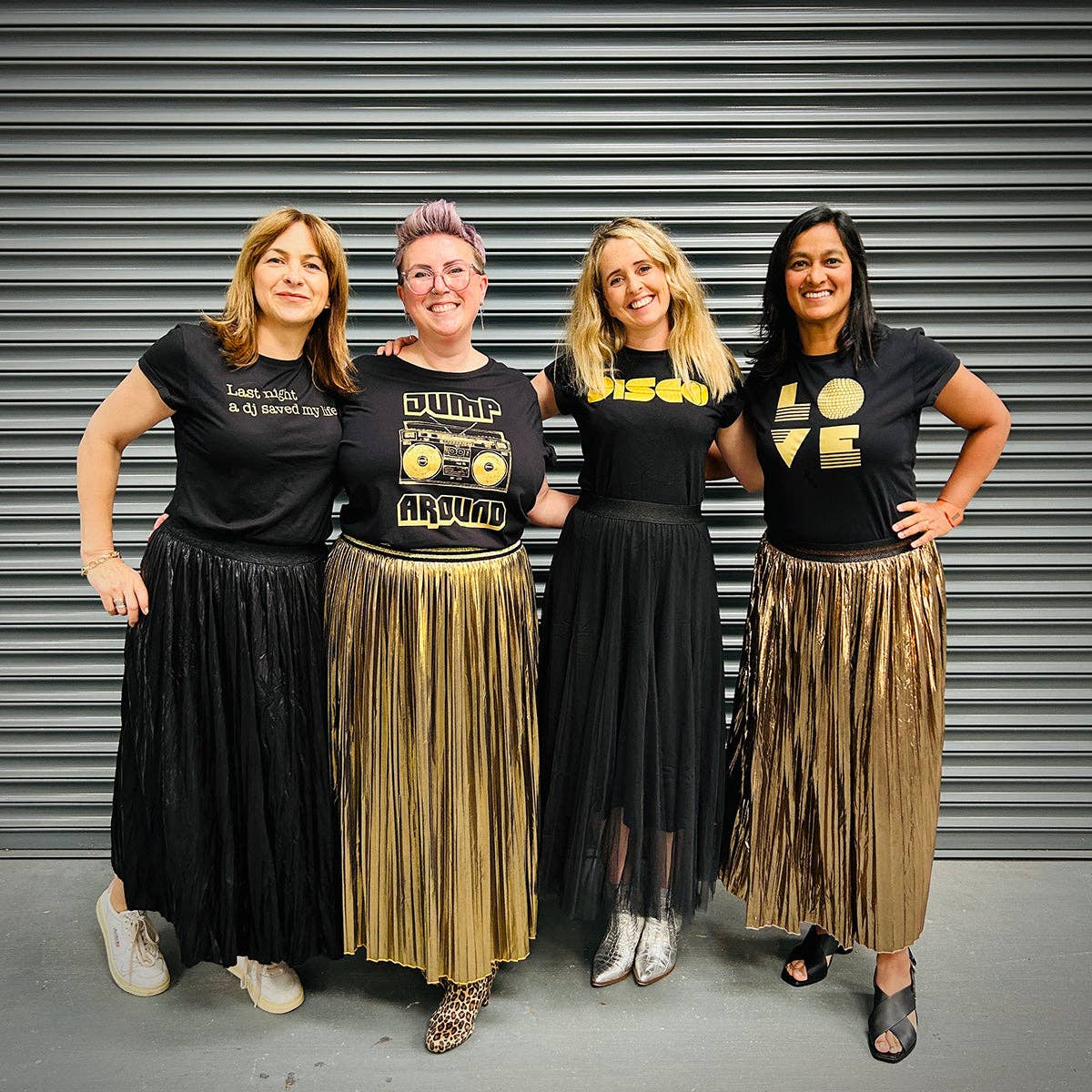 Disko Kids – wholesale Screen printed t-shirt – Women′s – DISCO Tshirt Black & Gold4