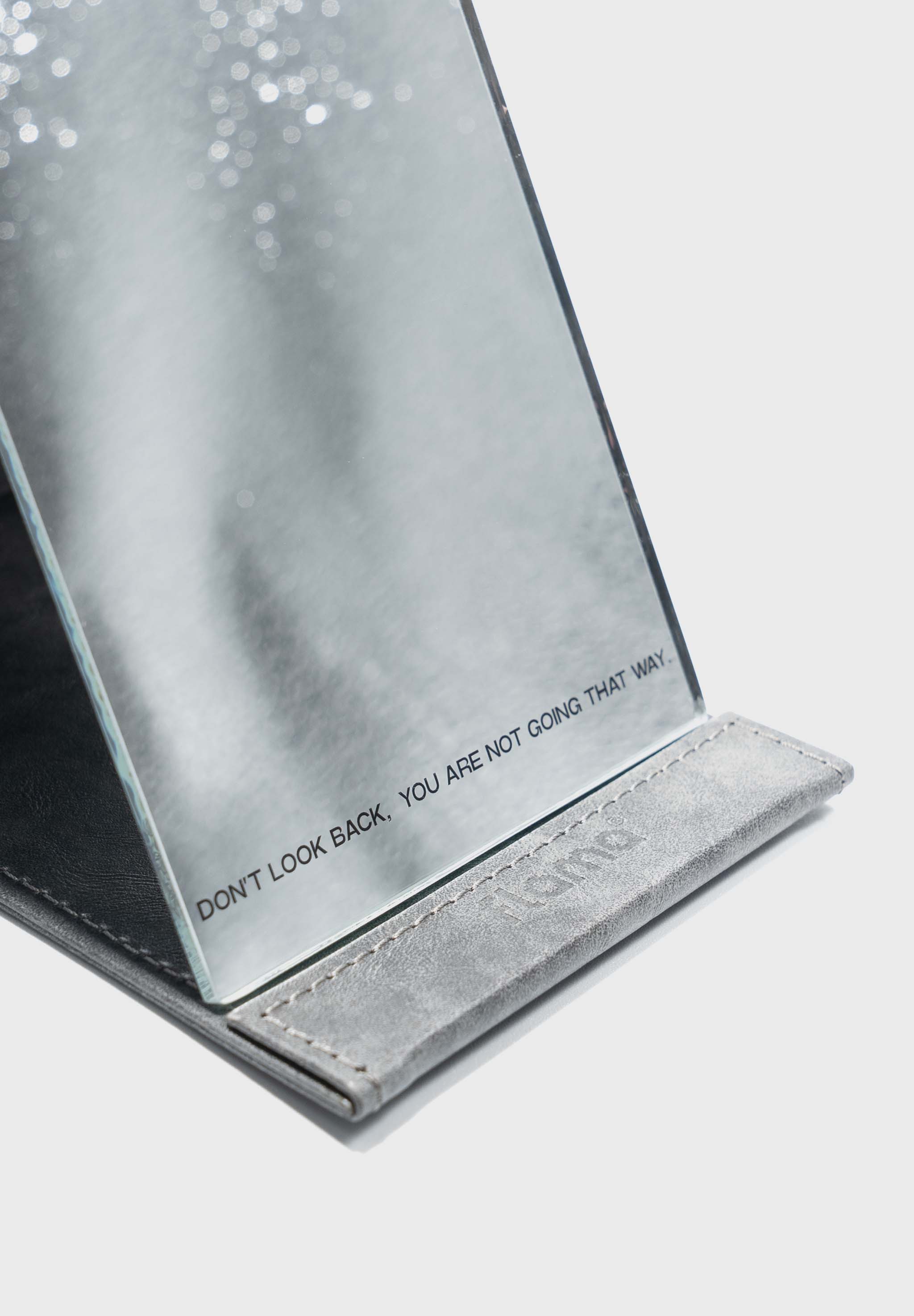 Flama Eyewear - Wholesale Compact Mirror - Pocket mirror1