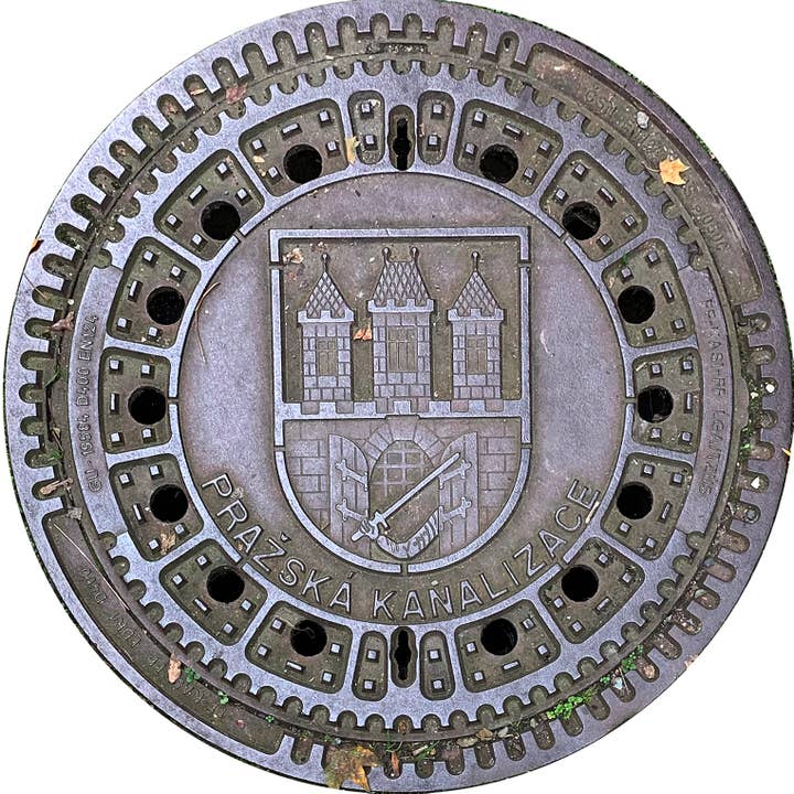 PROJEKT EUROPA - Prag, Tjekkiet - Kloakdæksel Doorma for engroshandel hos Vernakular Photo Designs