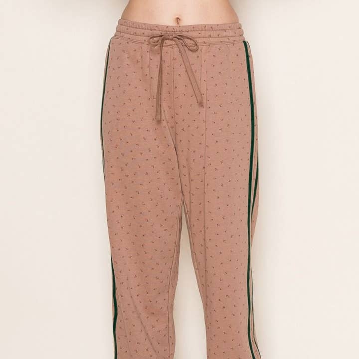 P80285 Hoch taillierte Jogger mit Blumenmuster für den Großhandel von White Birch