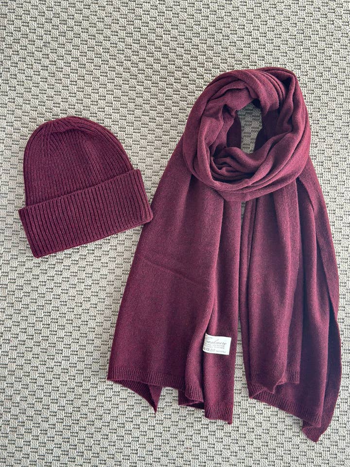 CONJUNTO GORRO Y BUFANDA MEZCLA DE CACHEMIRA HECHO EN ITALIA para venta al por mayor de ADORA
