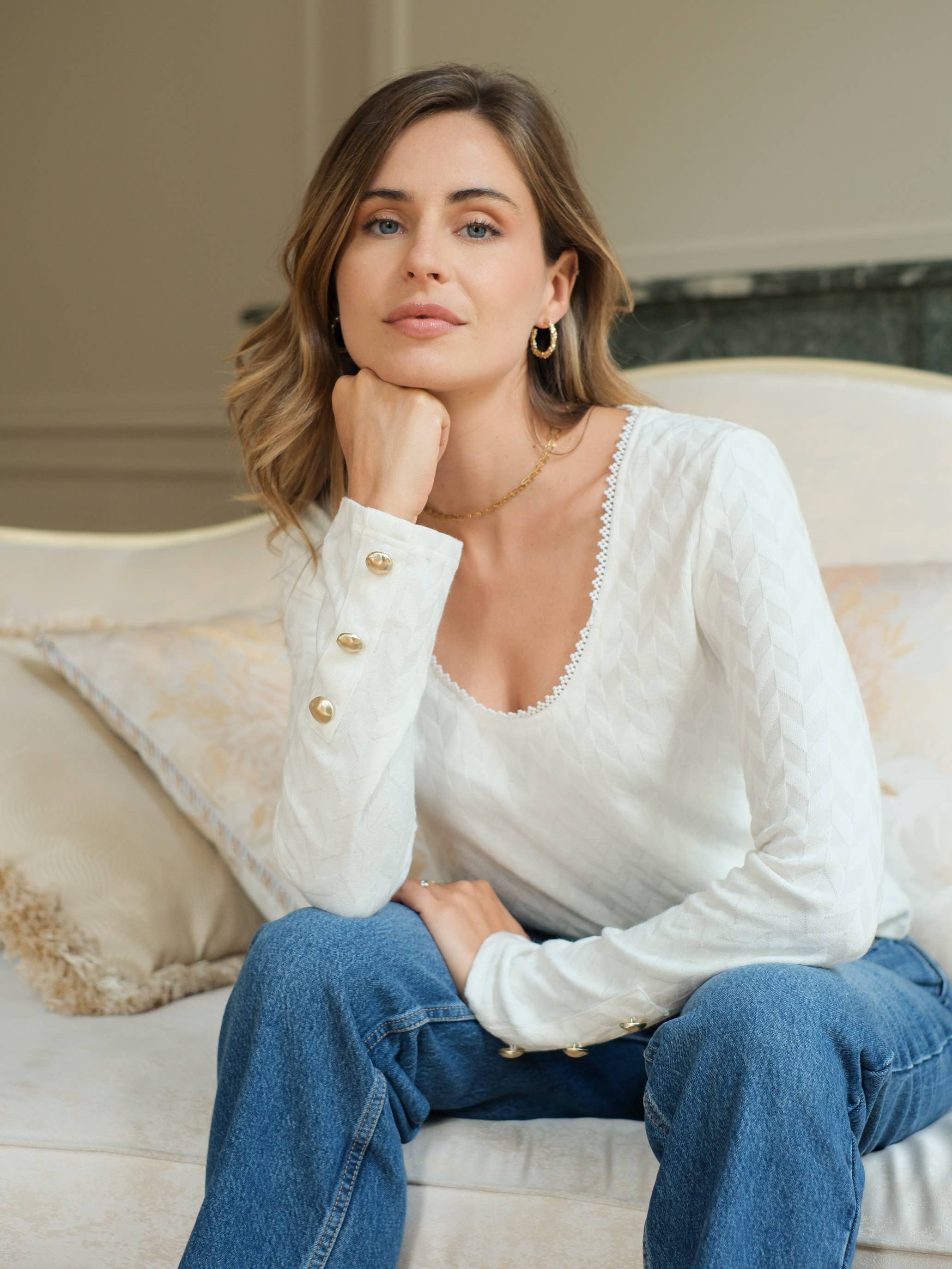 LOVIE & CO – wholesale Knit top – Women's – Textured long-sleeve top with a round neck - 4872T-REMI1