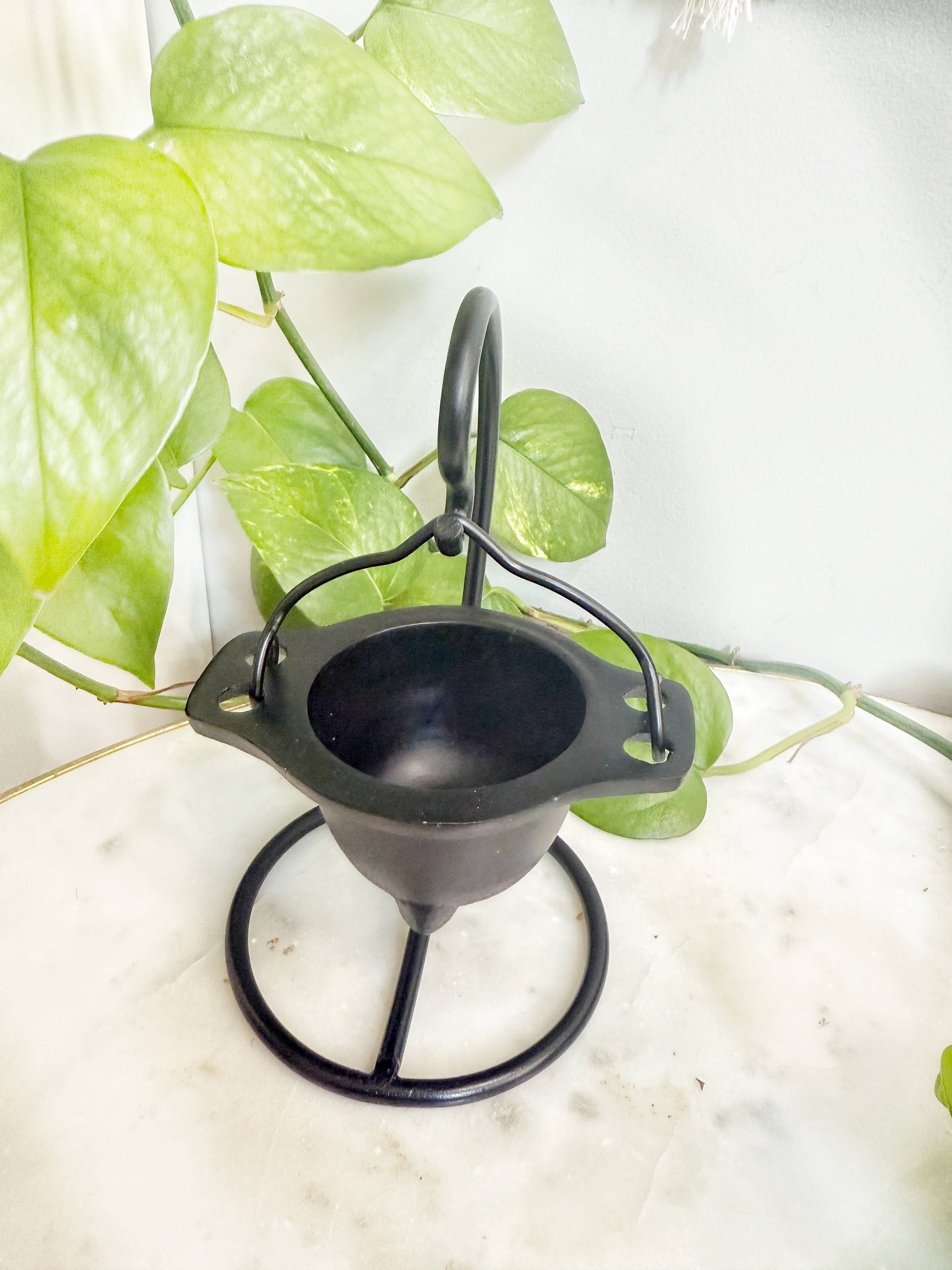 Lunastry – wholesale Novelty candle – Mini Witch’s Cauldron Candle2