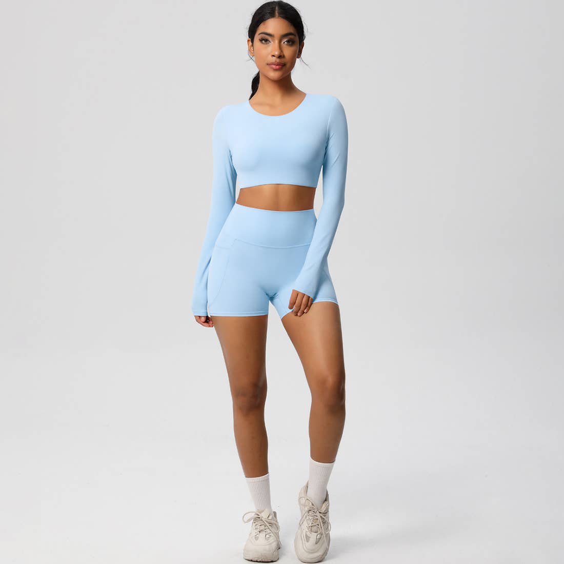 Sodalemon – Engroshandel Activewear-sæt – til kvinder – Kvinder Højtaljet Yogasæt: Langærmet Top + Shorts med Lommer12